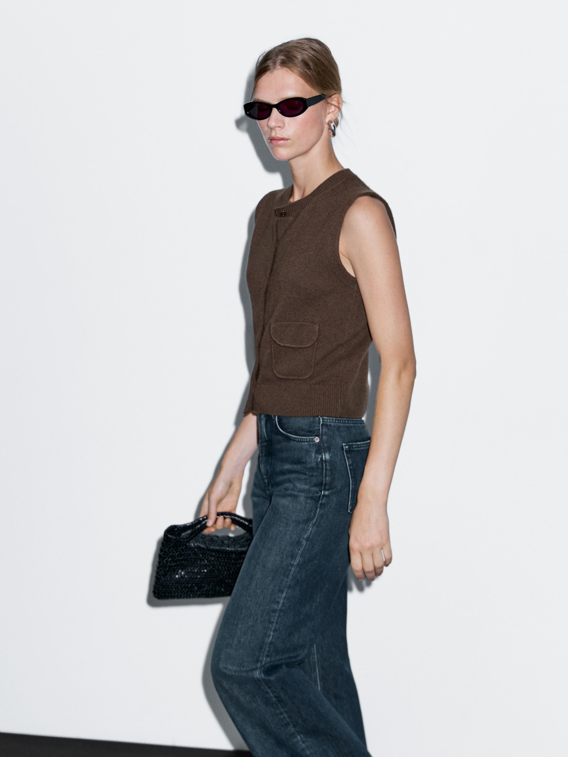 Wool blend vest with pocket details